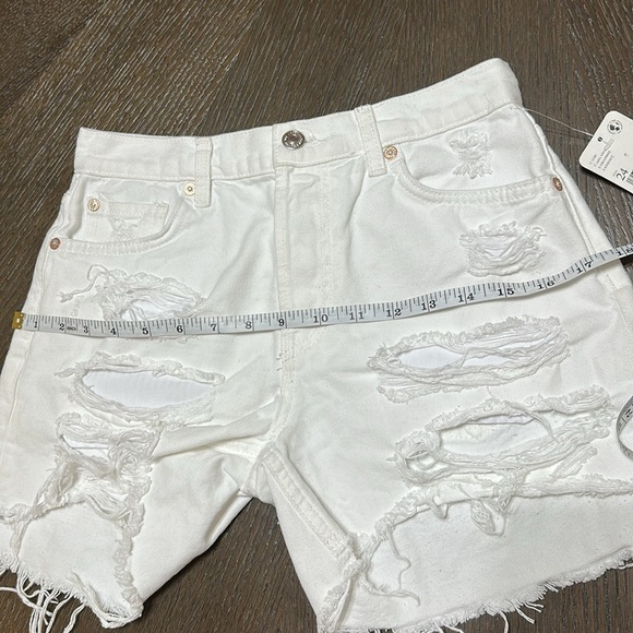 Free People We The Free Optic White Distressed 4” Shorts,‎ Women’s Size 24 - Picture 14 of 14